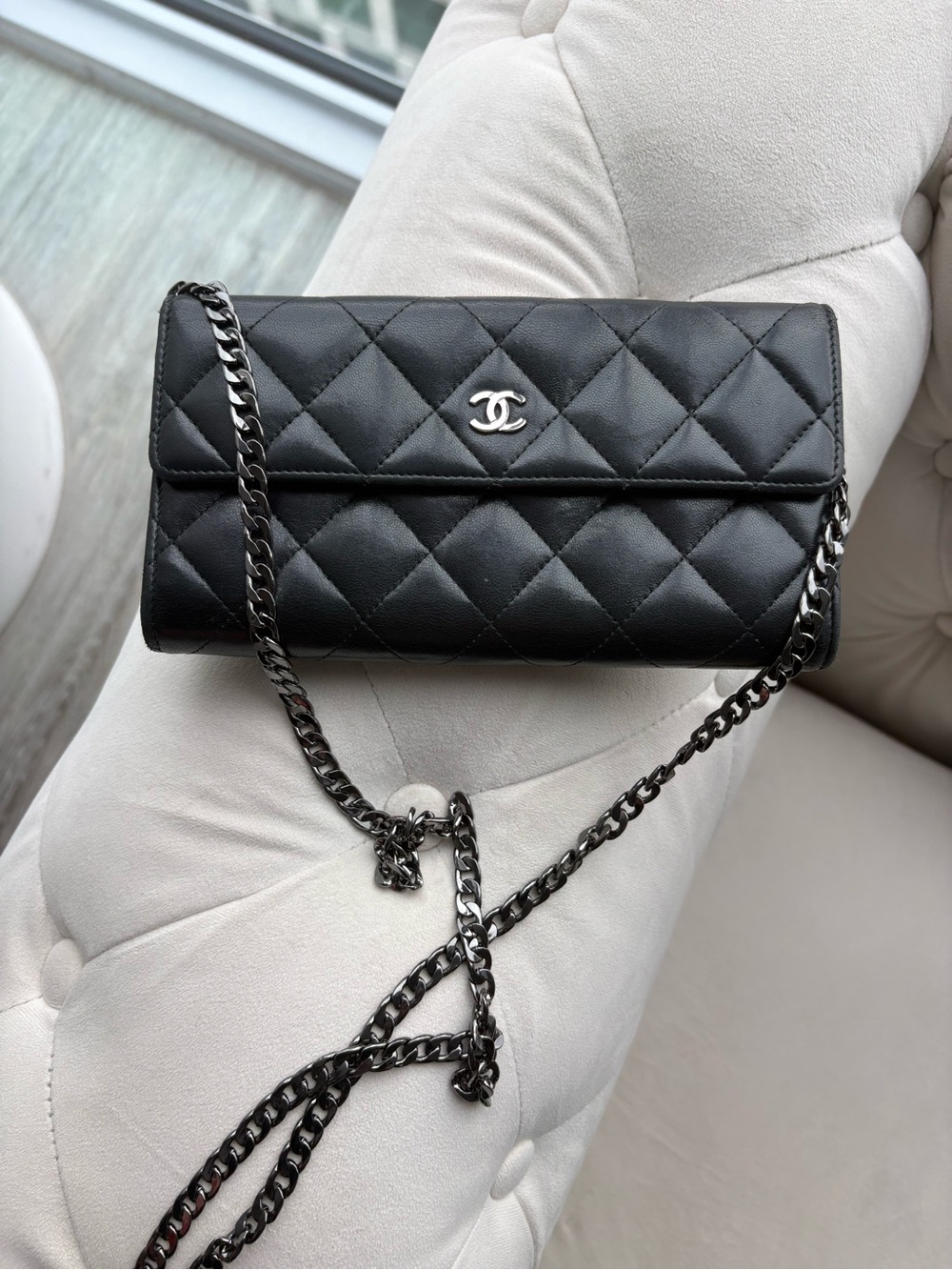 AUTHENTIC CHANEL BLACK QUILTED LEATHER WALLET ON CHAIN